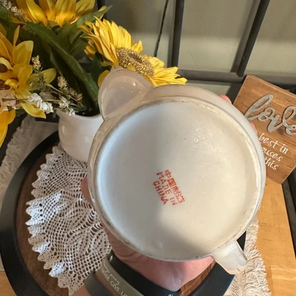 Floral White Teapot with Lid - Picture 6 of 6